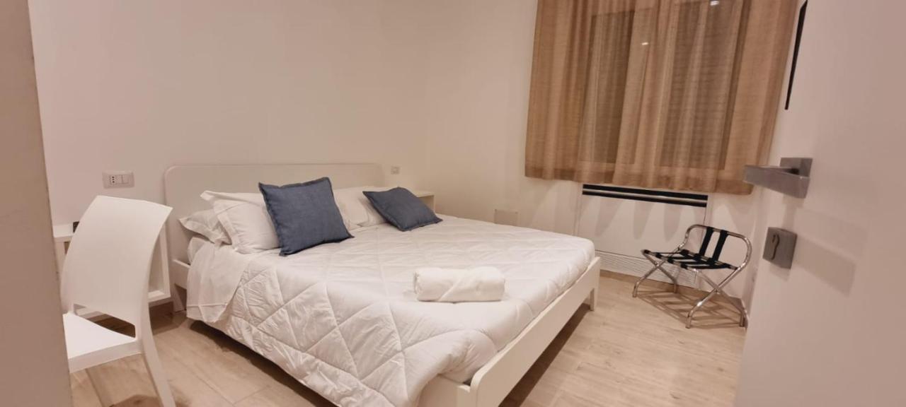 A Casa Di Maghi Hotel Olbia Bagian luar foto